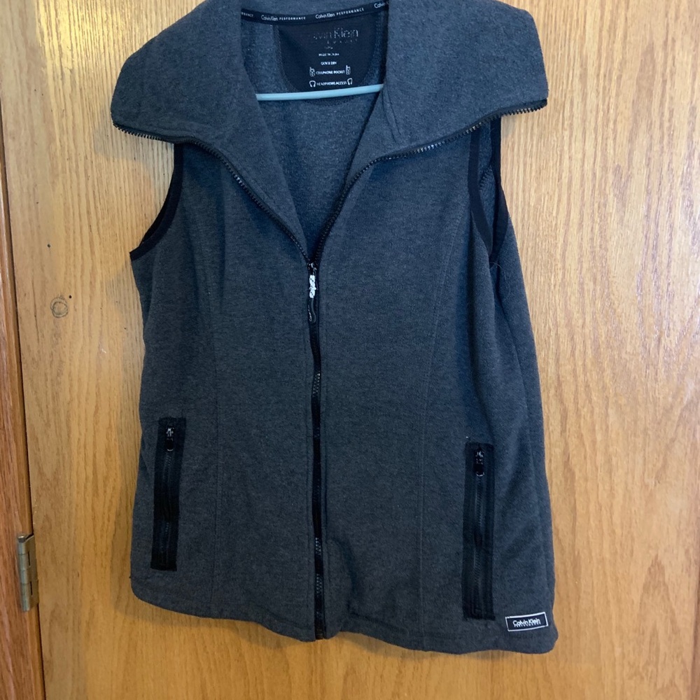Calvin Klein performance cell phone pockets Large
